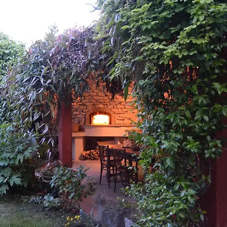 Lescapade Capellane Bed & Breakfast Volx