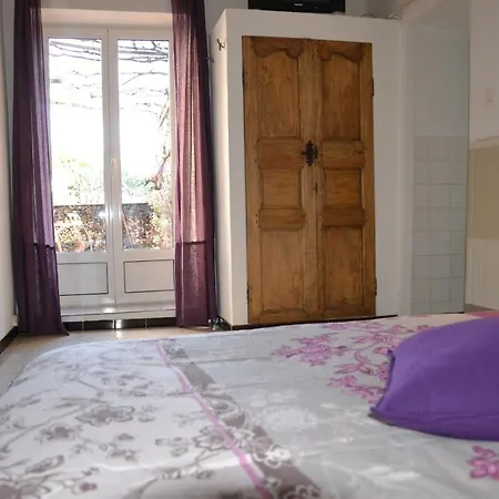 Lescapade Capellane 4* Volx