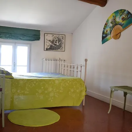 Lescapade Capellane
